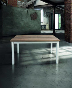 tavolo rettangolare allungabile con piano in legno naturale